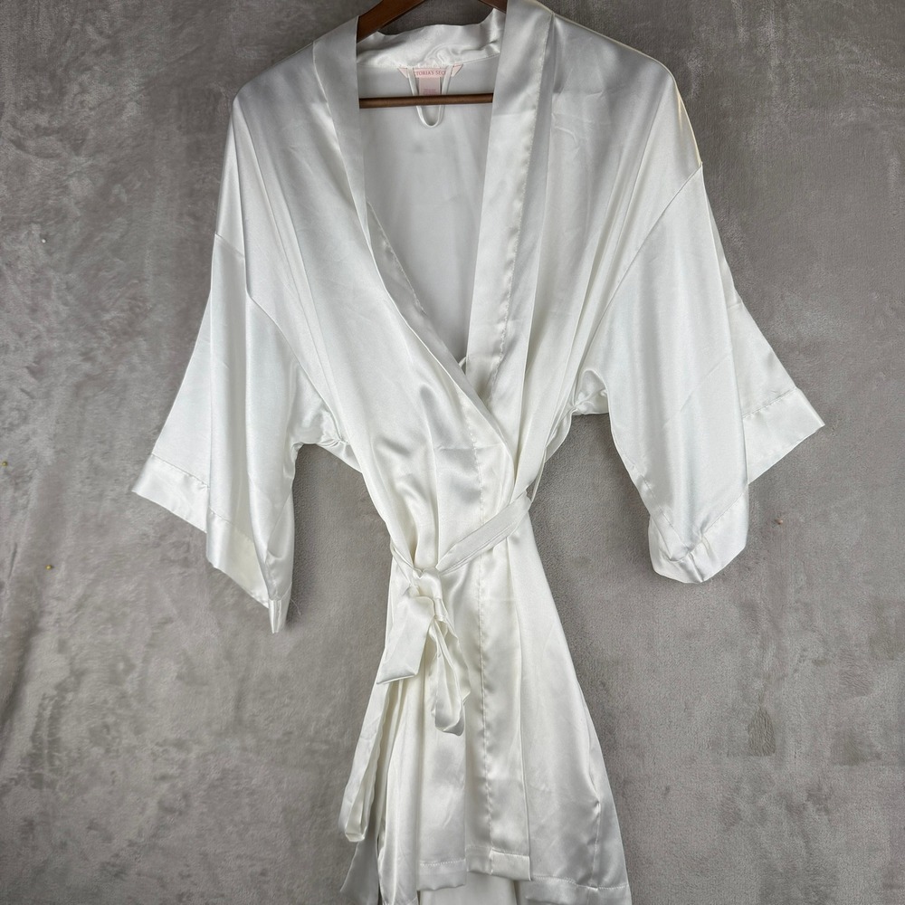 Bridal honeymoon Victorias Secret White Satin Kimono Robe Short Belted lingere